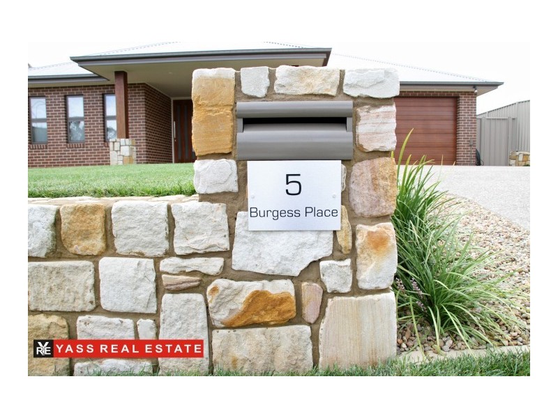 5 Burgess Place, Yass NSW 2582