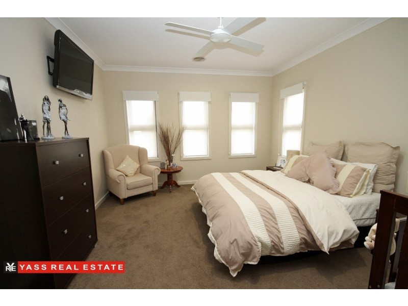 5 Burgess Place, Yass NSW 2582