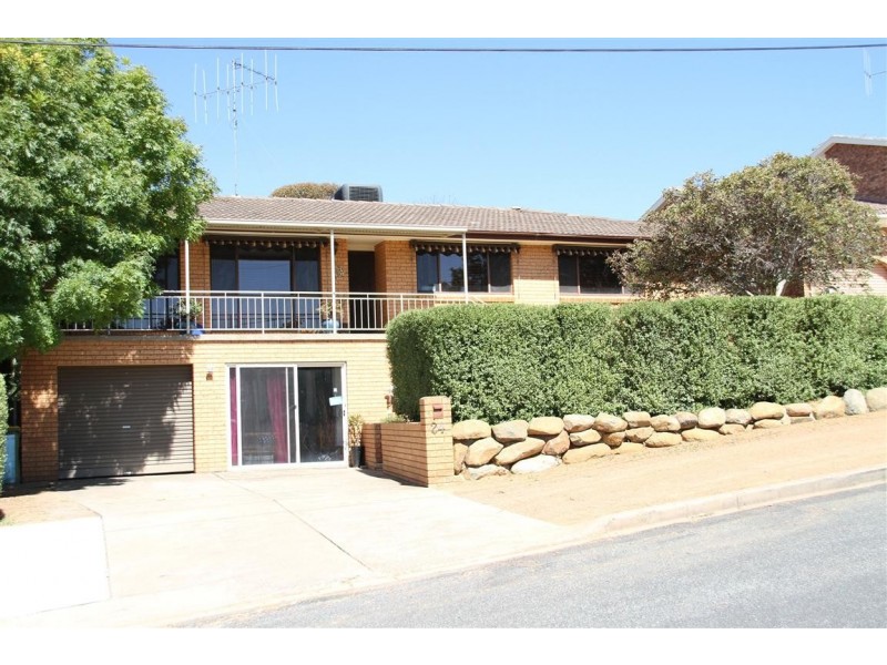 24 Yeo Crescent, Yass NSW 2582