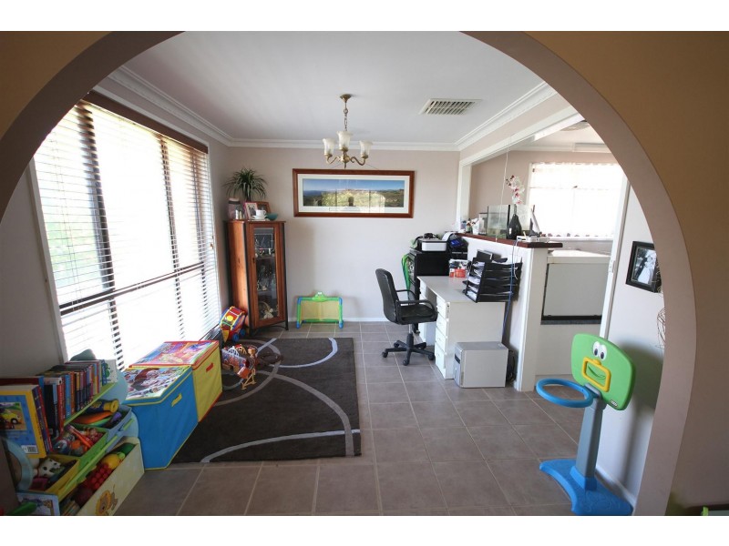 24 Yeo Crescent, Yass NSW 2582