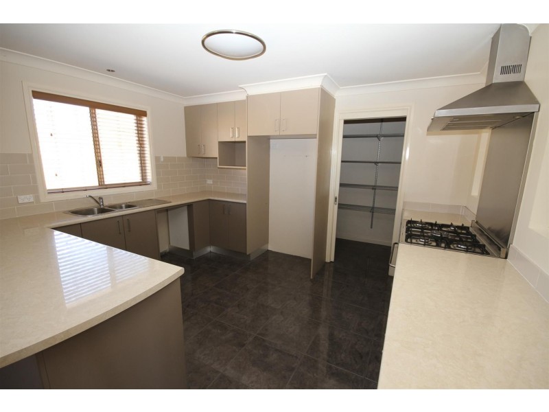 141 Elms Road, Yass NSW 2582