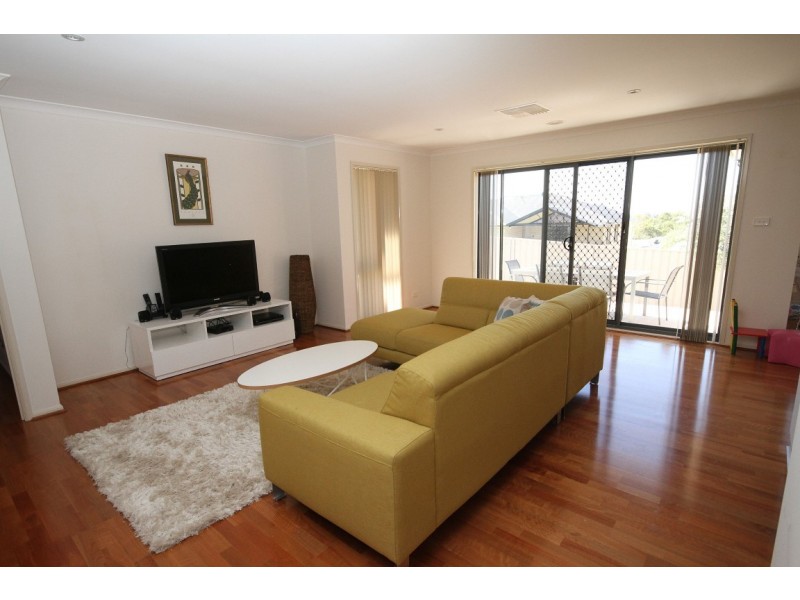 3 Mckenna Avenue, Yass NSW 2582