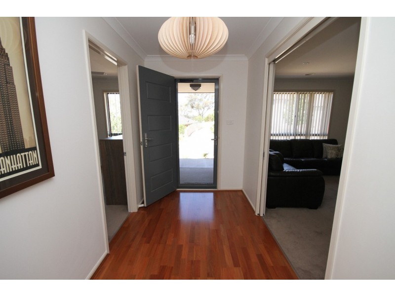 3 Mckenna Avenue, Yass NSW 2582