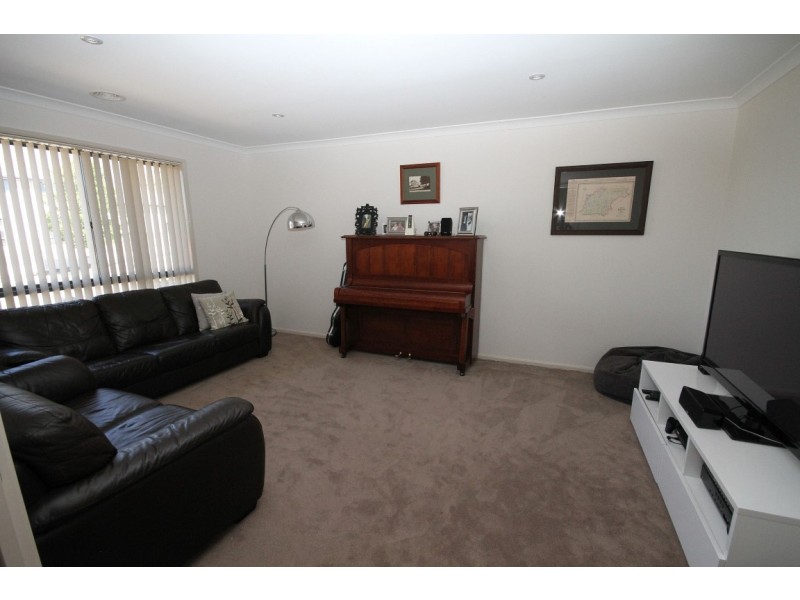 3 Mckenna Avenue, Yass NSW 2582