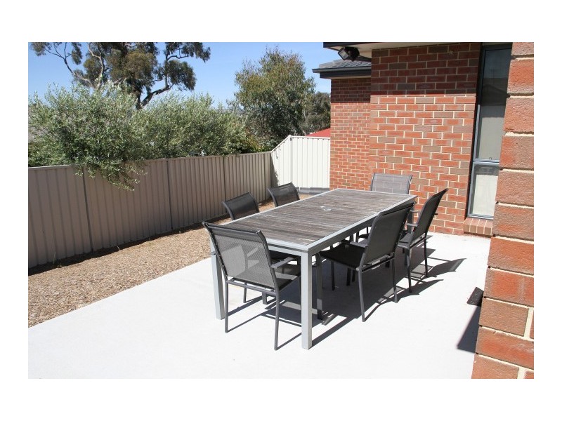 3 Mckenna Avenue, Yass NSW 2582
