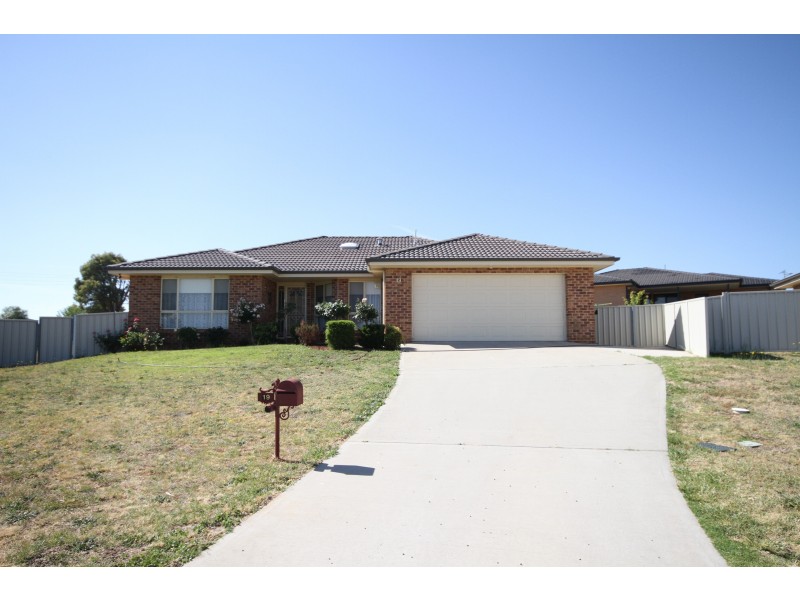 19 Barber Street, Yass NSW 2582