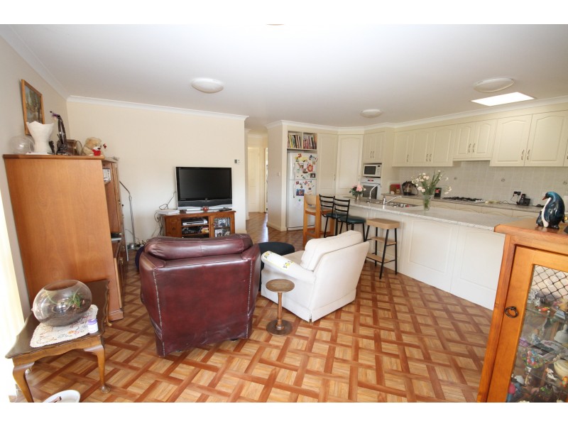 19 Barber Street, Yass NSW 2582