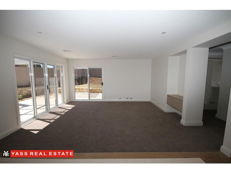 16 Mckenna Avenue, Yass NSW 2582
