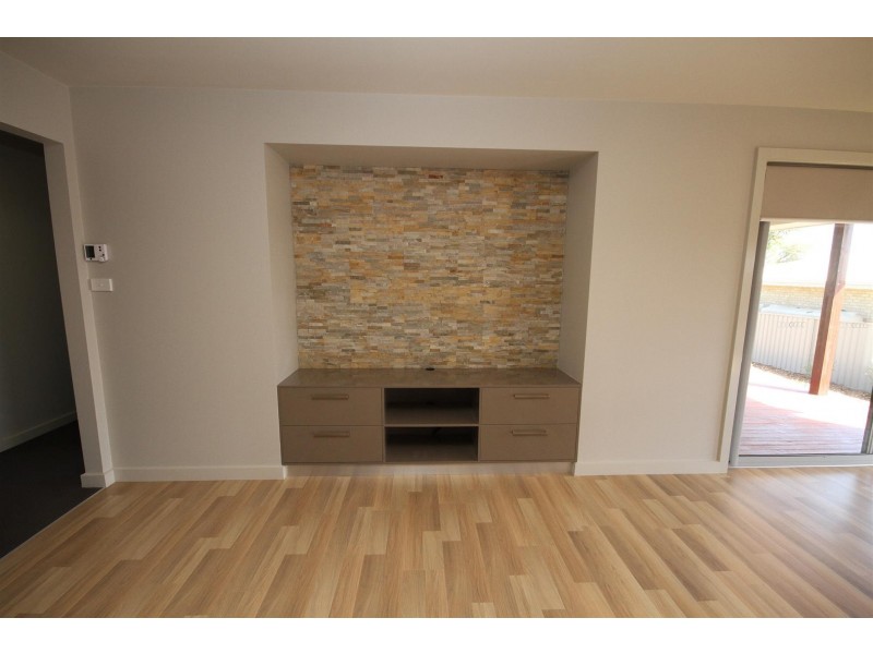 16 Burgess Place, Yass NSW 2582