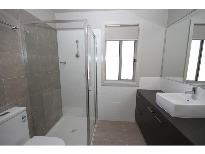 16 Burgess Place, Yass NSW 2582