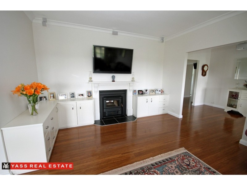 12 Mort Lane, Yass NSW 2582
