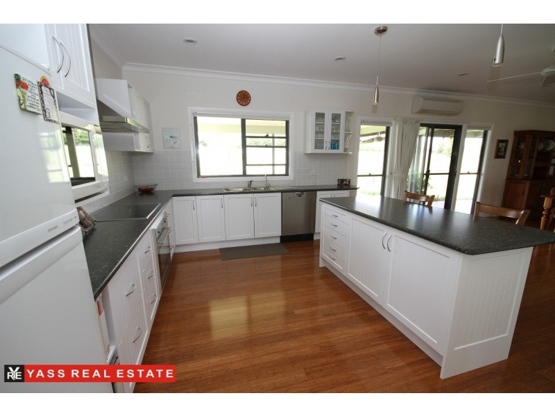 12 Mort Lane, Yass NSW 2582