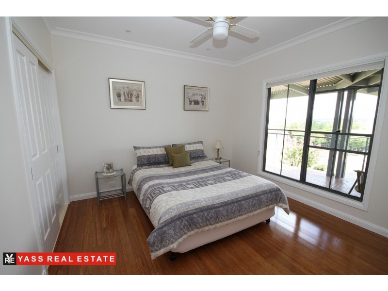 12 Mort Lane, Yass NSW 2582