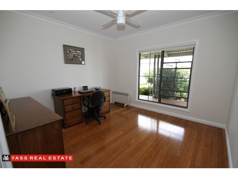 12 Mort Lane, Yass NSW 2582