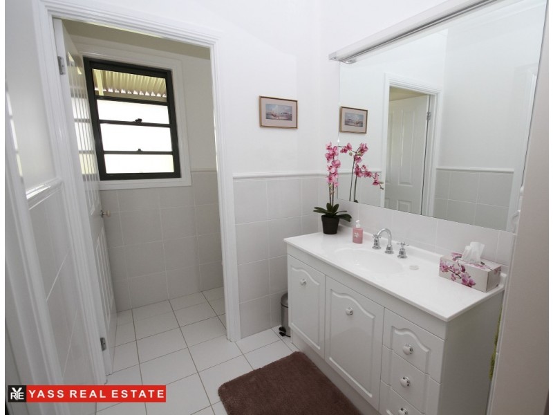 12 Mort Lane, Yass NSW 2582
