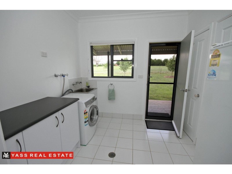 12 Mort Lane, Yass NSW 2582