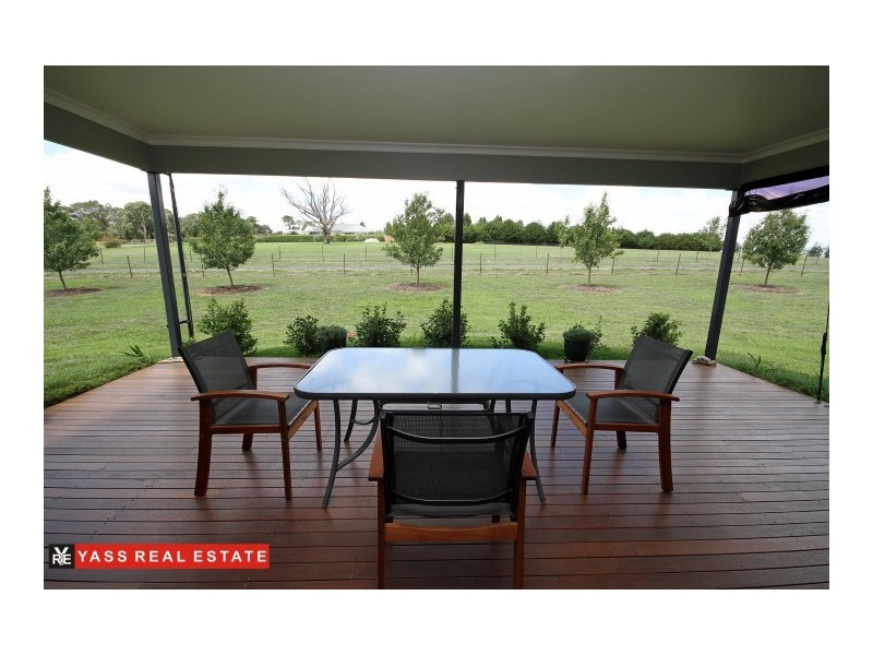12 Mort Lane, Yass NSW 2582