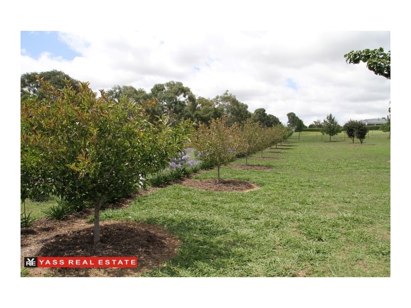 12 Mort Lane, Yass NSW 2582