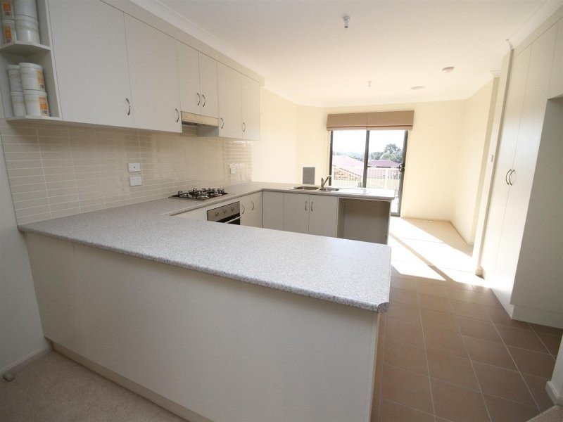 27/11 Julian Place, Yass NSW 2582