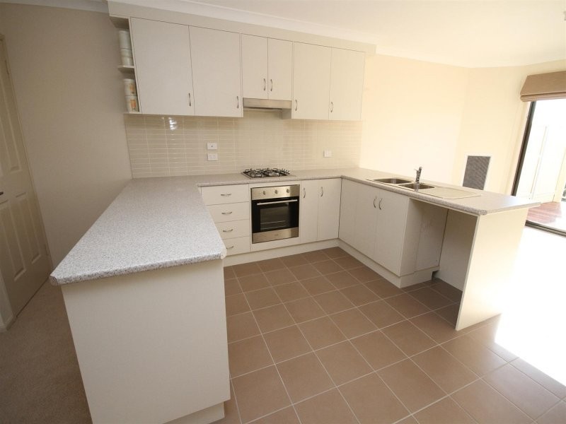 27/11 Julian Place, Yass NSW 2582