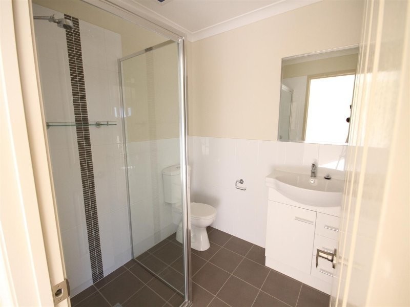 27/11 Julian Place, Yass NSW 2582