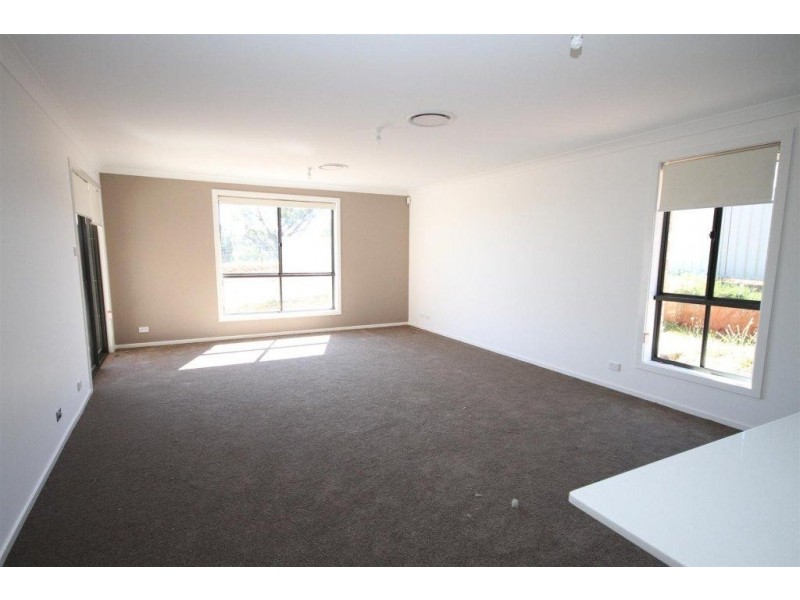 35 Discovery Drive, Yass NSW 2582