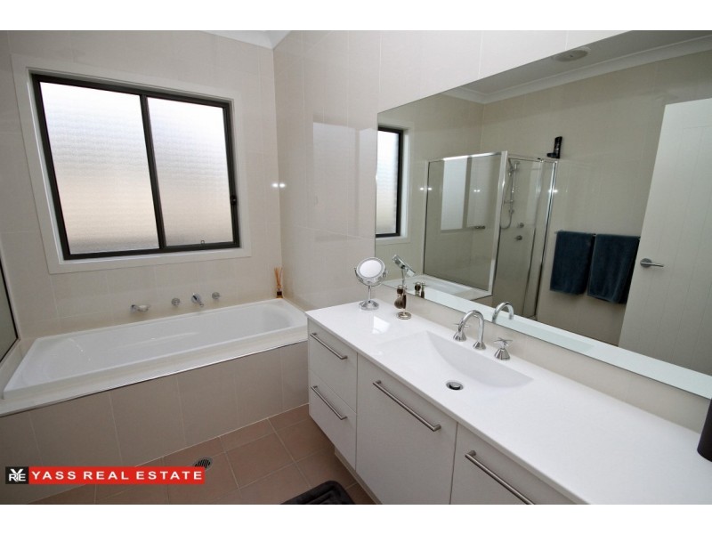 35 Cooks Hill Road, Yass NSW 2582