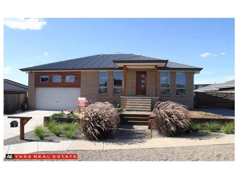 28 Nicholls Drive, Yass NSW 2582