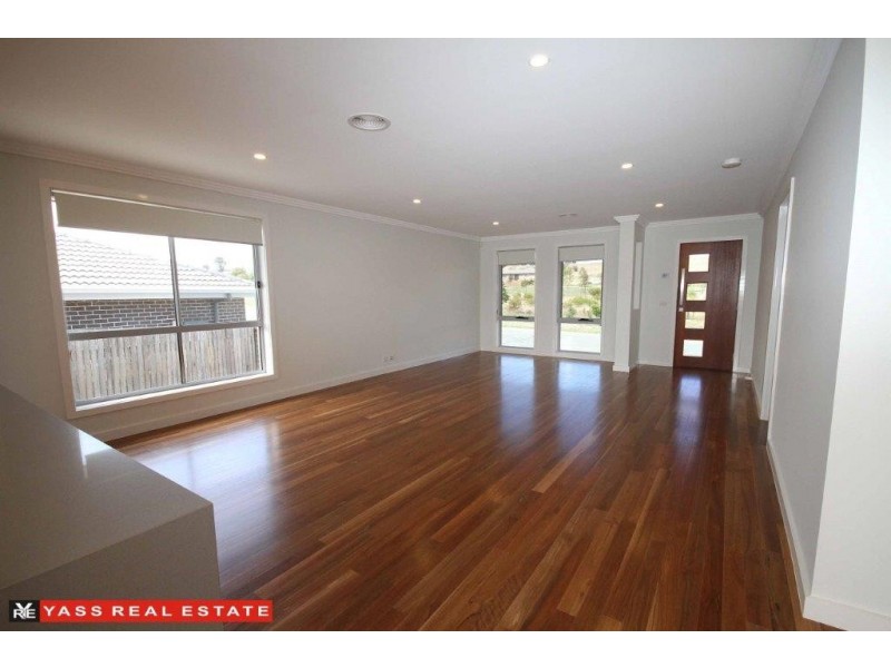 28 Nicholls Drive, Yass NSW 2582