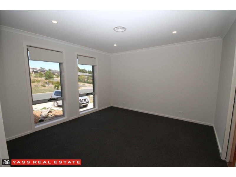 28 Nicholls Drive, Yass NSW 2582