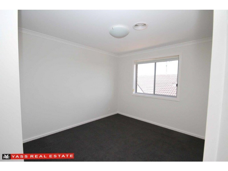 28 Nicholls Drive, Yass NSW 2582