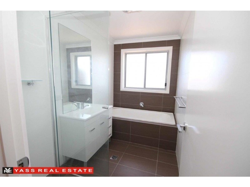 28 Nicholls Drive, Yass NSW 2582