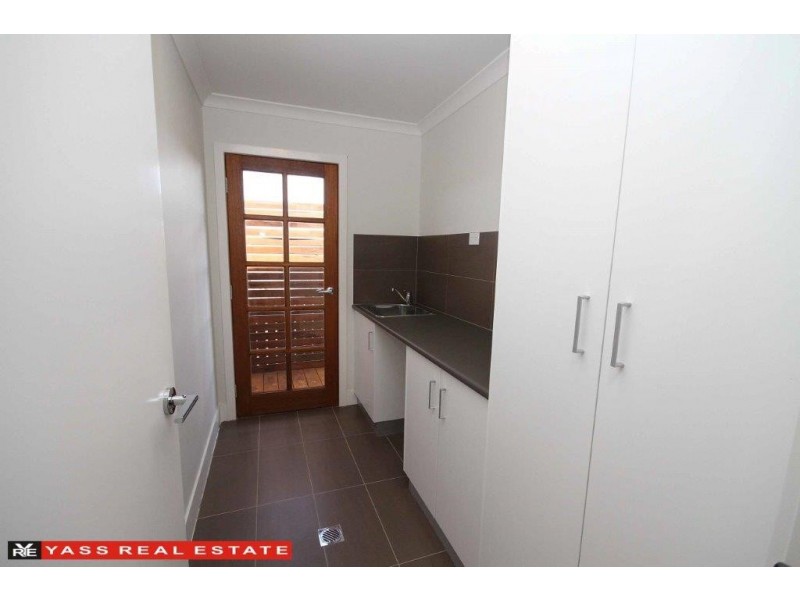 28 Nicholls Drive, Yass NSW 2582