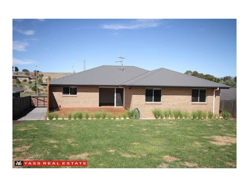 28 Nicholls Drive, Yass NSW 2582