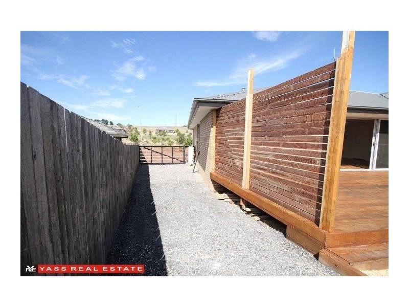 28 Nicholls Drive, Yass NSW 2582
