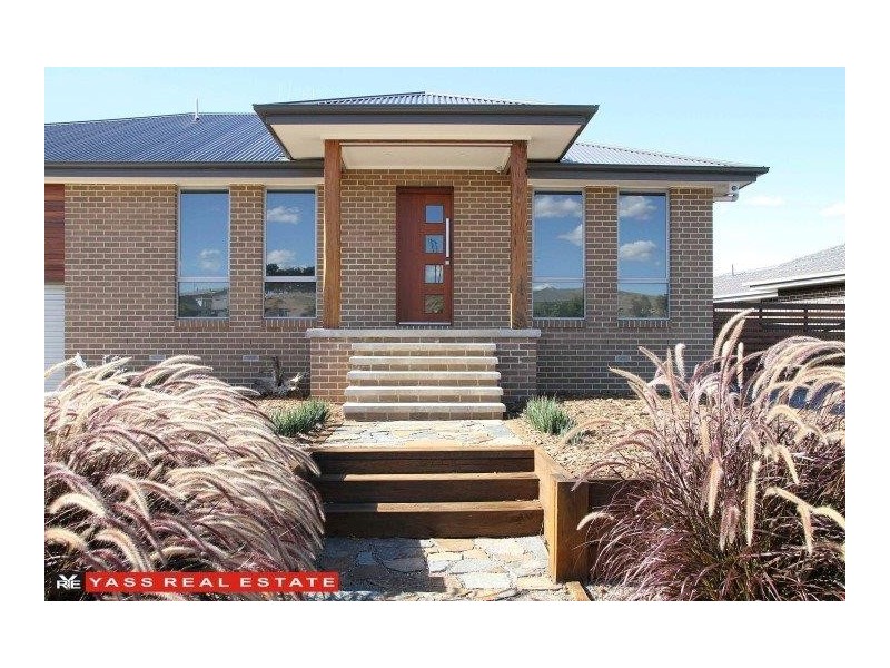 28 Nicholls Drive, Yass NSW 2582