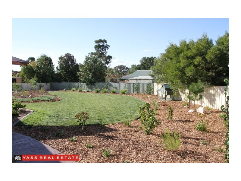 22 Julian Place, Yass NSW 2582