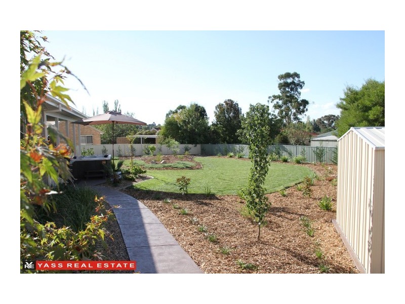 22 Julian Place, Yass NSW 2582