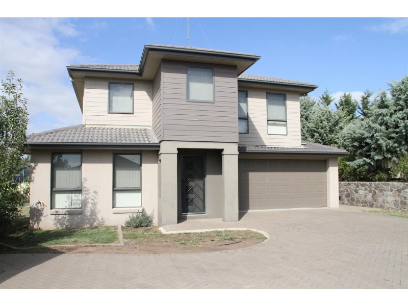 2/6 Thane Court, Yass NSW 2582