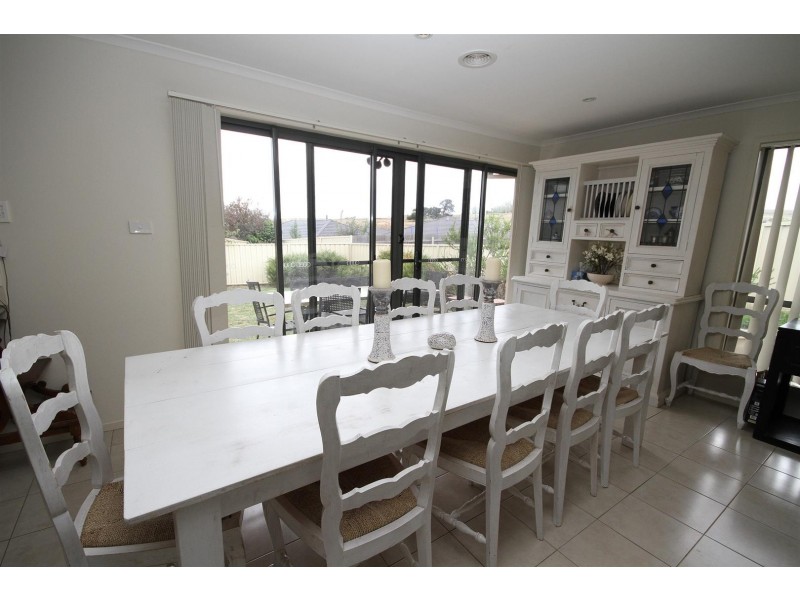 2/6 Thane Court, Yass NSW 2582