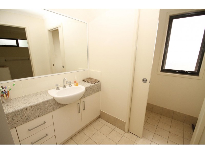 2/6 Thane Court, Yass NSW 2582