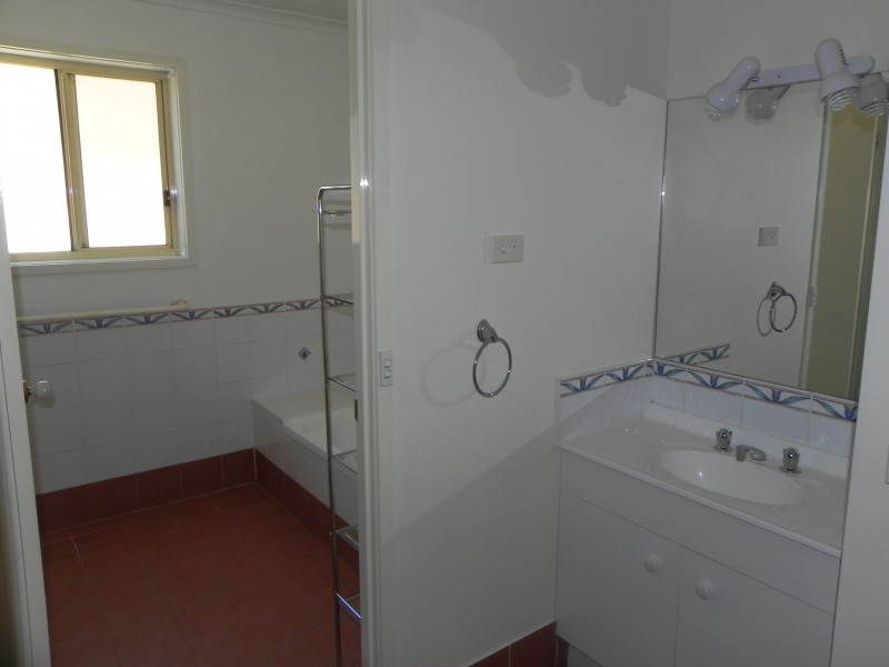 4 Stretton Court, Yass NSW 2582