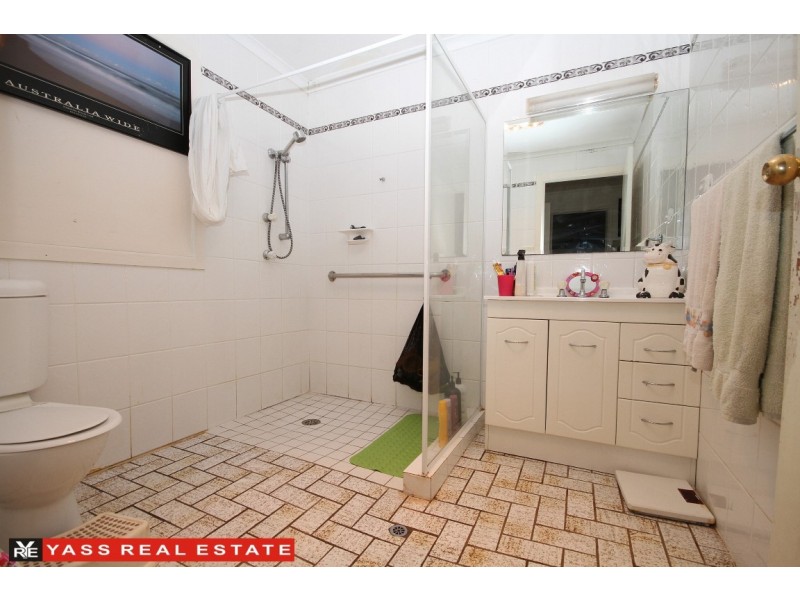 11 Cossack Street, Bowning NSW 2582