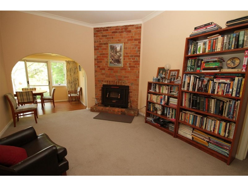 290 Little Plains Road, Boorowa NSW 2586