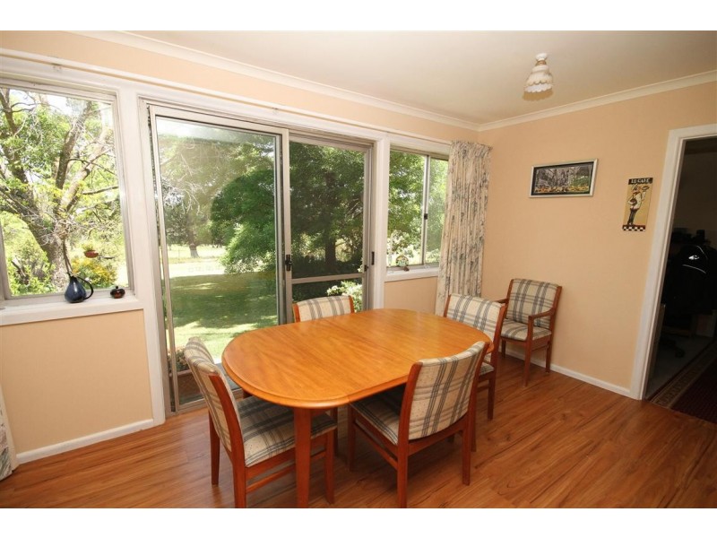 290 Little Plains Road, Boorowa NSW 2586