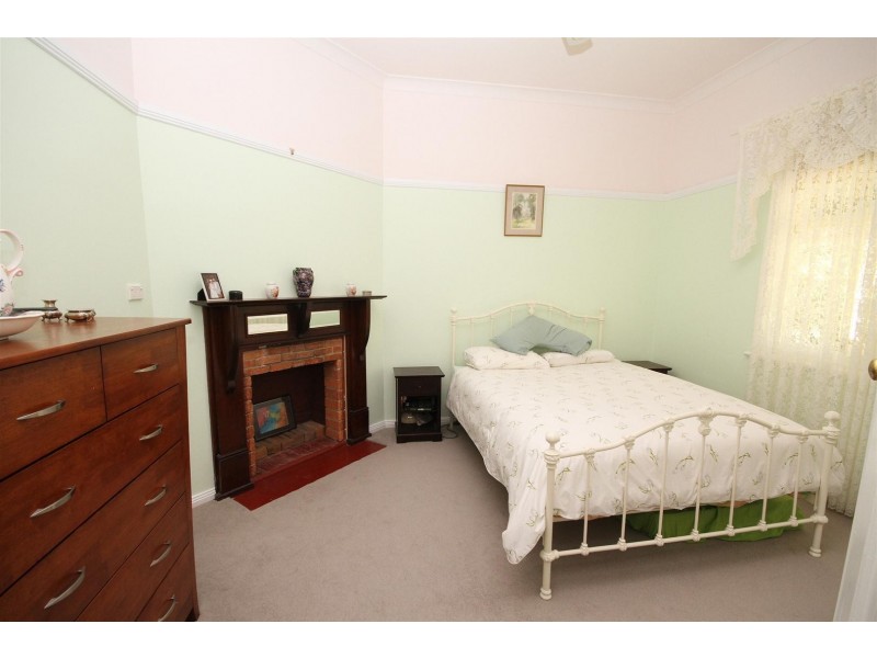 290 Little Plains Road, Boorowa NSW 2586