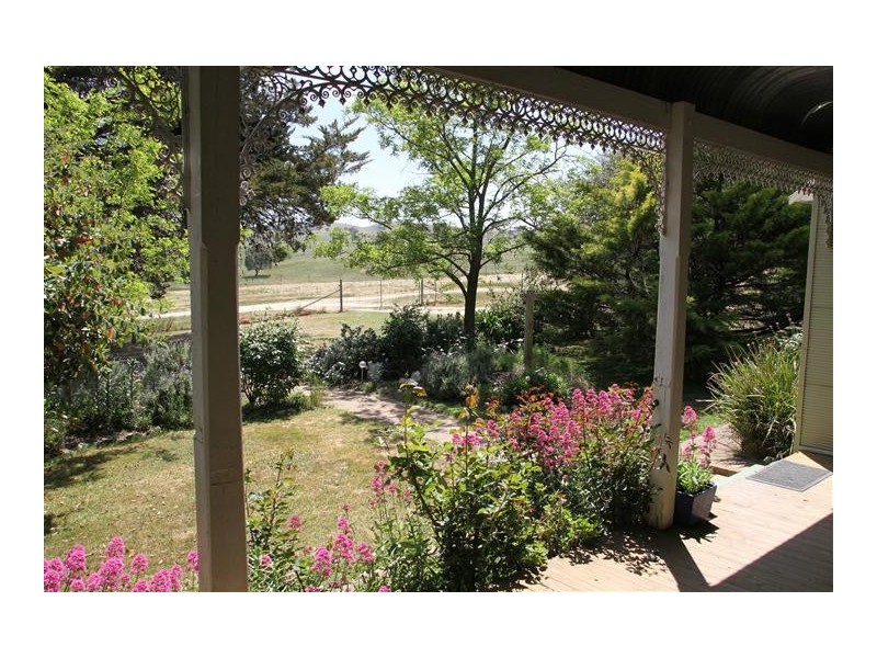 290 Little Plains Road, Boorowa NSW 2586