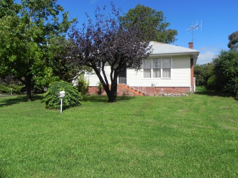 2 Shantalla Crescent, Yass NSW 2582