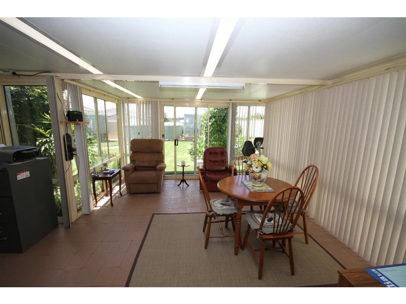 16 Merriman Drive, Yass NSW 2582