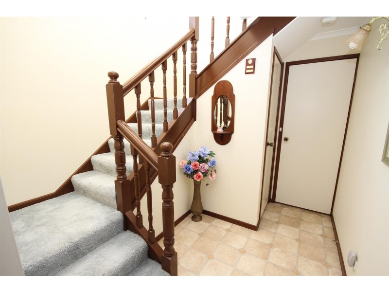 16 Merriman Drive, Yass NSW 2582